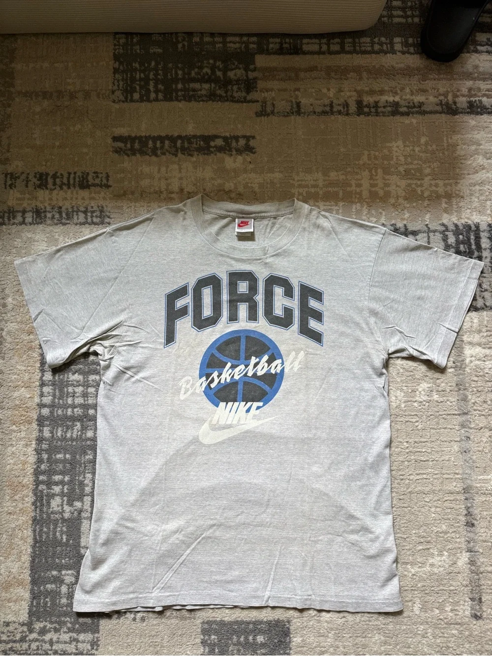 Vintage silver tag Nike Force Basketball Graphic Tee - Light Gray & Blue